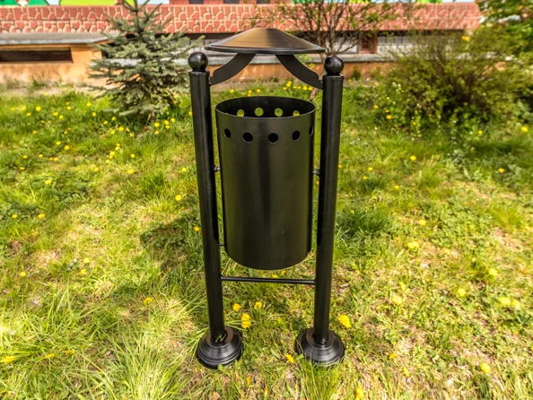 Kosz miejsko-parkowy na śmieci Monako